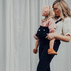 the easy rider XL mumsie carrier overalls babywearing